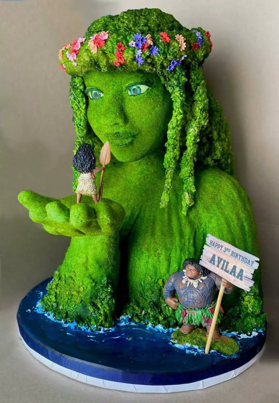 Торт с героями мультфильма «Моана».