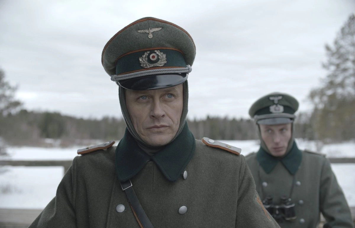 Кадр из фильма "Лётчик"