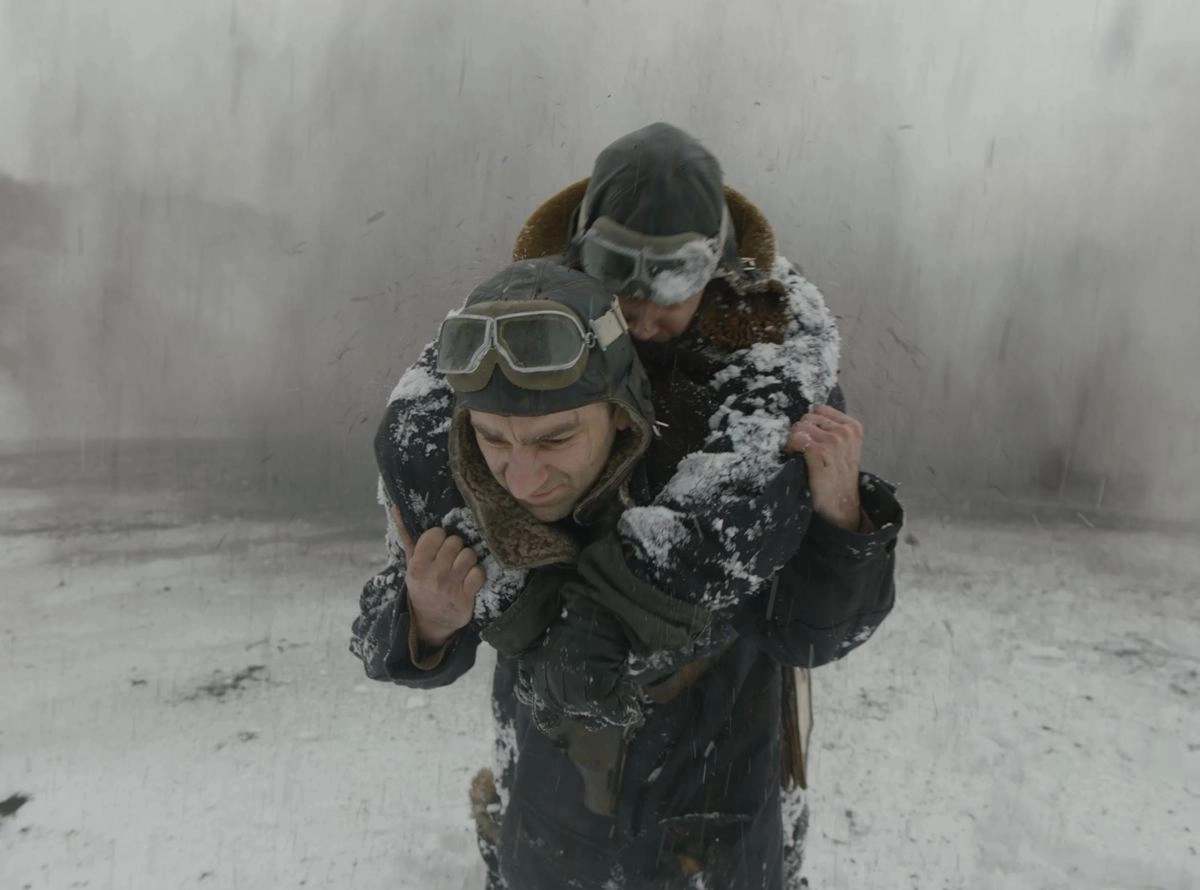 Кадр из фильма "Лётчик"