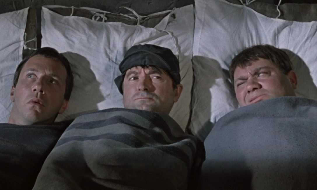 Уровень ответственного подхода к роли - Евгений Леонов. Актер часами наблюдал за заключенными во всем известной "Бутырке" в период подготовки к роли. Уровень ответственного подхода к роли - Евгений Леонов. Актер часами наблюдал за заключенными во всем известной "Бутырке" в период подготовки к роли.