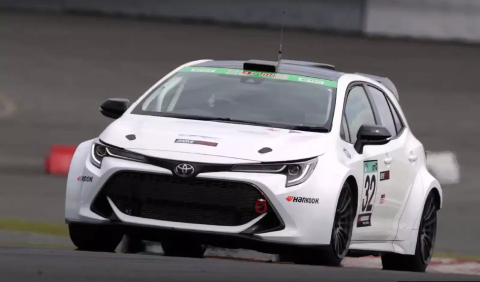 Экспериментальный водородный гоночный автомобиль Toyota