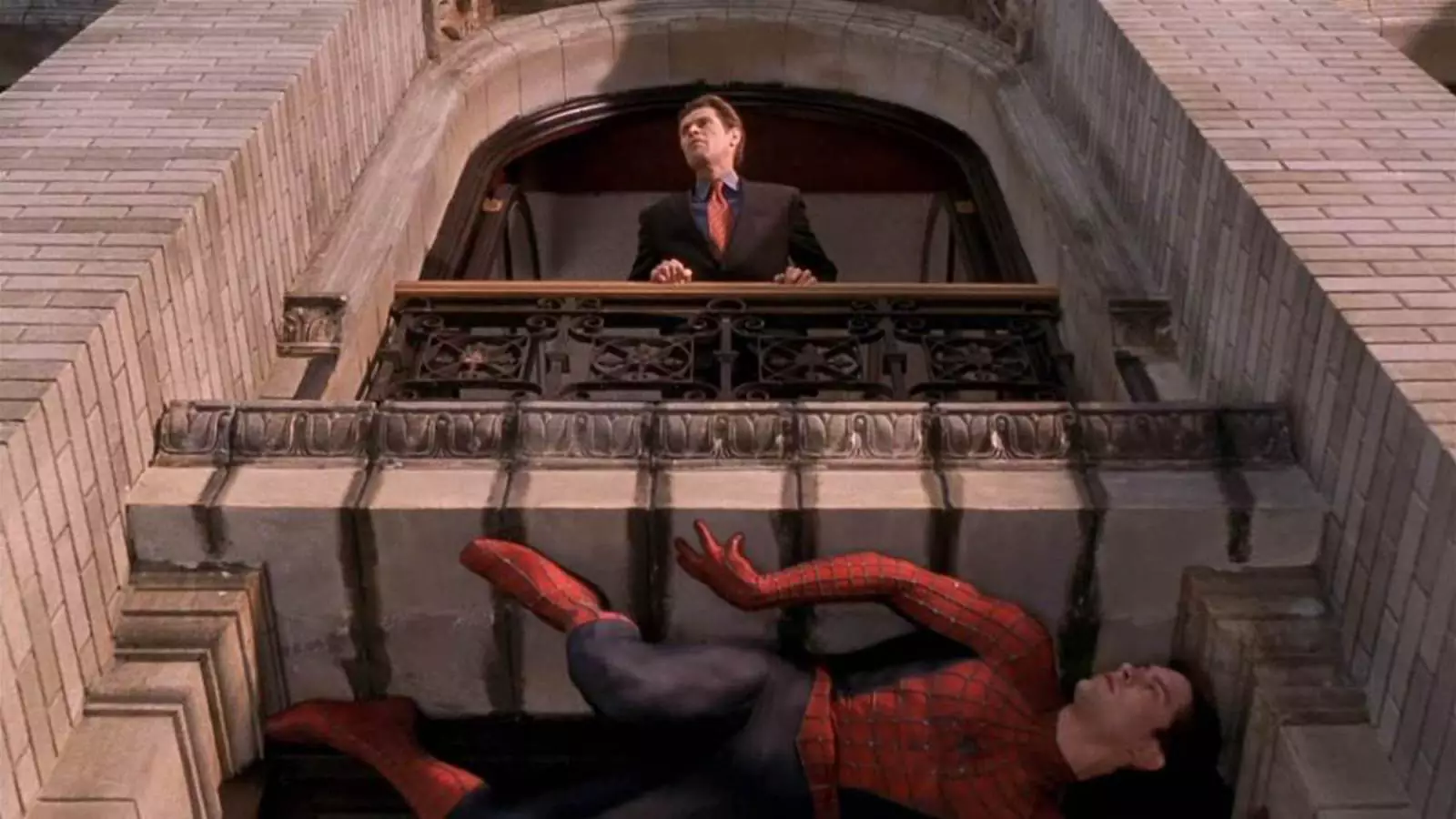 Противостояние Гарри Осборна и Питера Паркера сделало фильм поистине захватывающим. Противостояние Гарри Осборна и Питера Паркера сделало фильм поистине захватывающим.