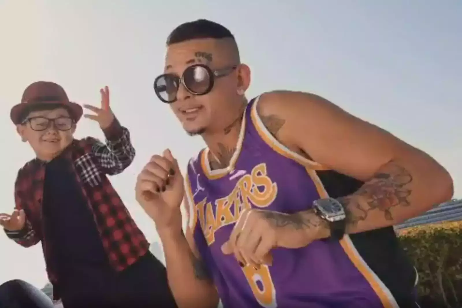 Алишер Моргенштерн. Алишер Моргенштерн.