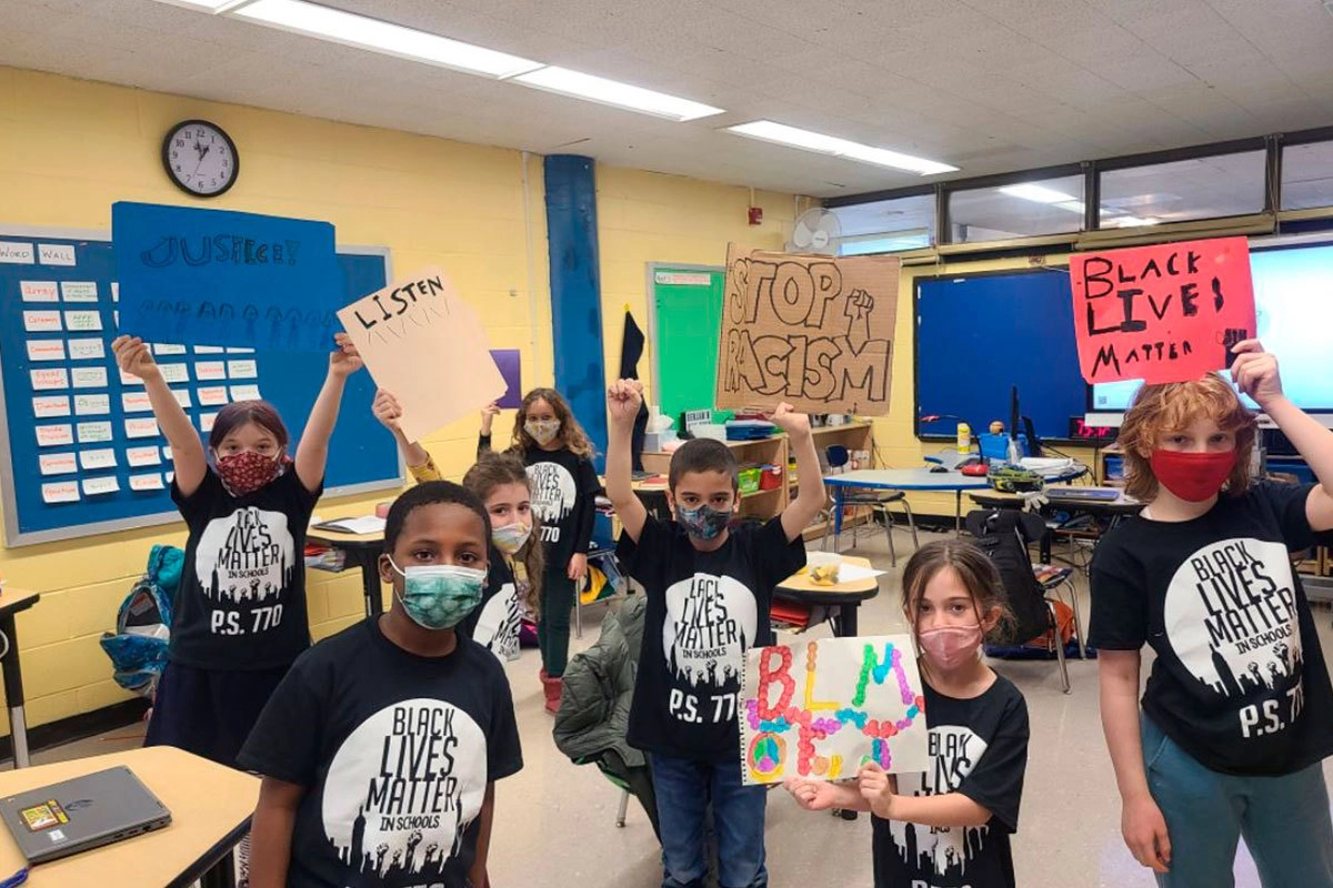 Акция "Black lives matter" в американской школе 