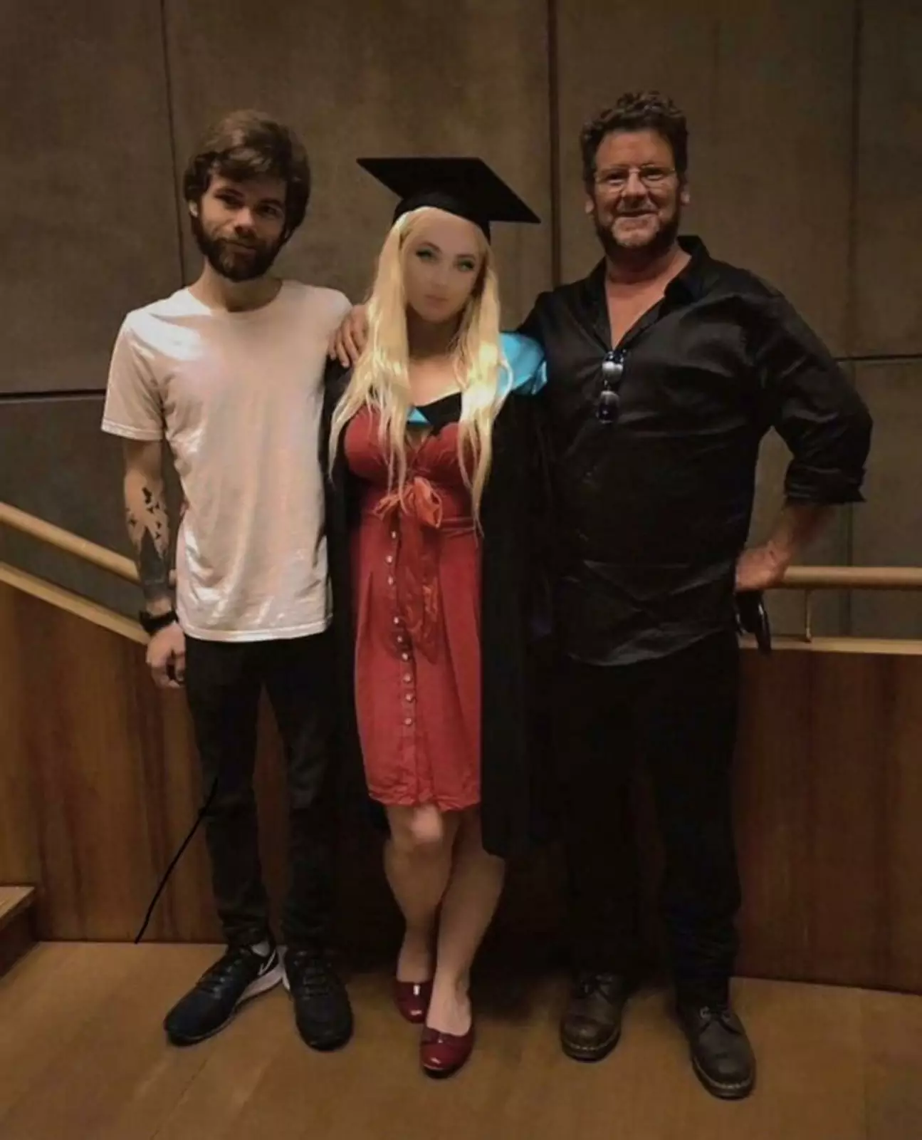 Это лицо явно не отсюда. Это лицо явно не отсюда.