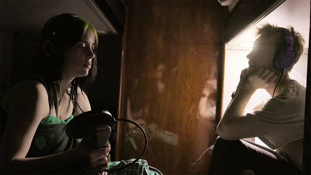 Вслед за успехом на "Грэмми" певица Билли Айлиш продолжает погоню за главными наградами. В том числе, и в сфере кино.