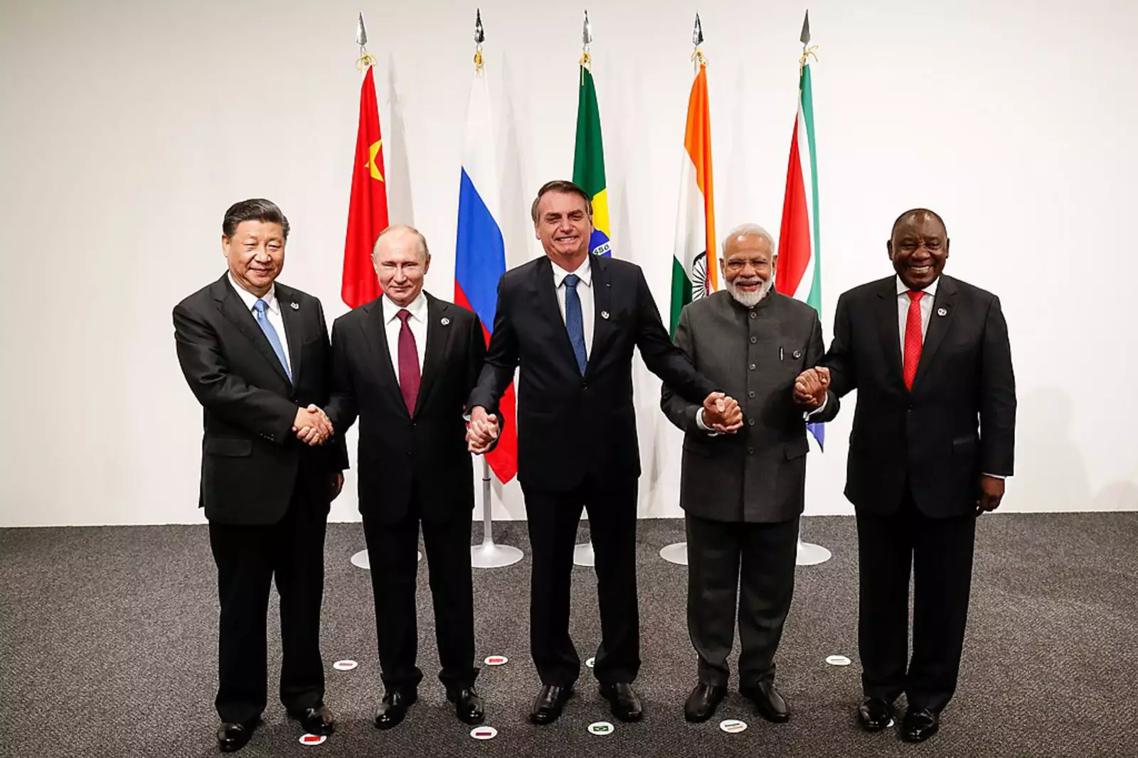 Лидеры стран БРИКС на саммите в 2018 году.