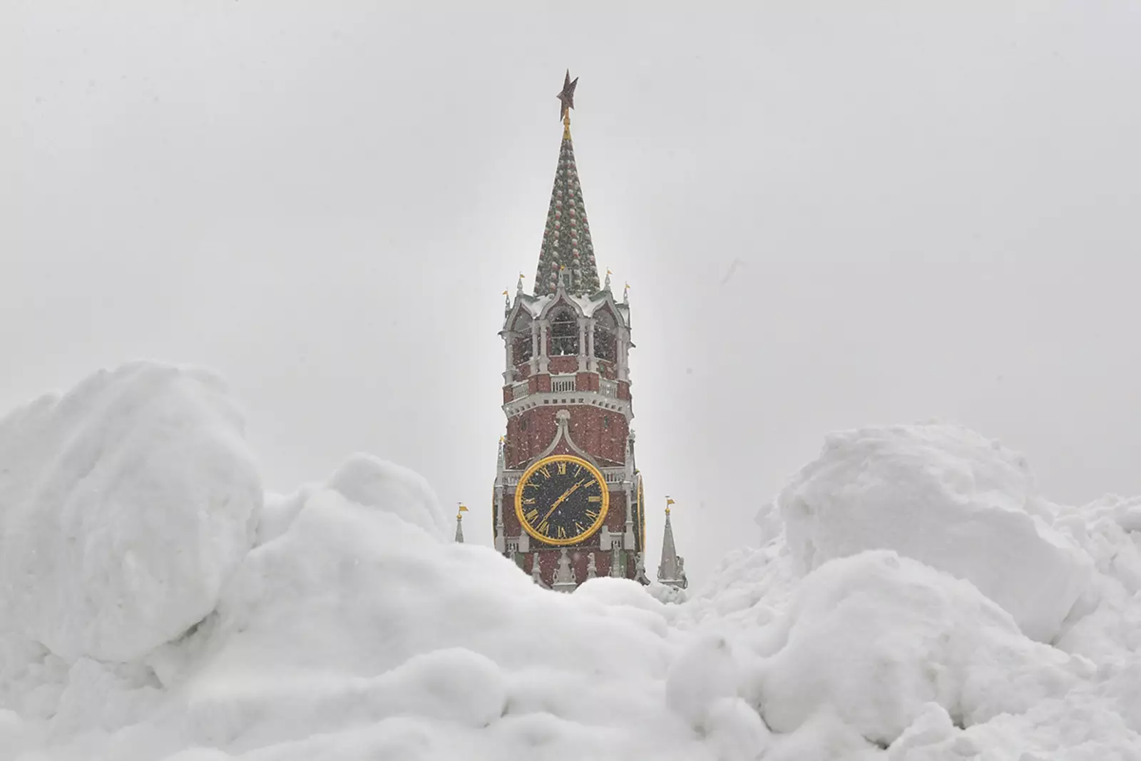 Снегопад в Москве.