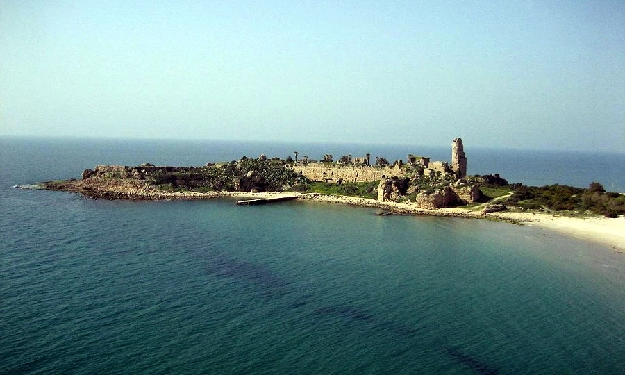 Шато-Пелерин. Замок тамплиеров, построенный во время Пятого крестового похода. Современный вид