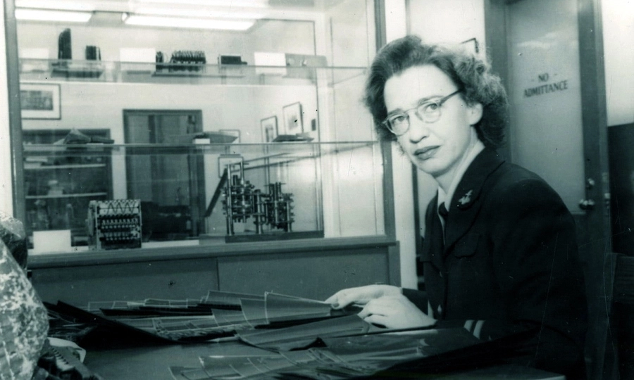 Выдающийся программист и аналитик Грейс Хоппер, в конце своей карьеры коммодор флота США