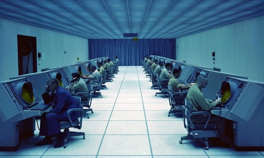 Интерьер одной из комнат центра управления системы SAGE