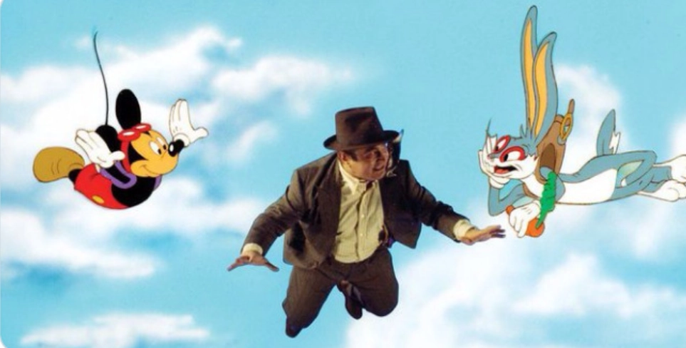 «Кто подставил Кролика Роджера» — это первый фильм, в котором Микки Маус и Багз Банни появляются вдвоем в кадре