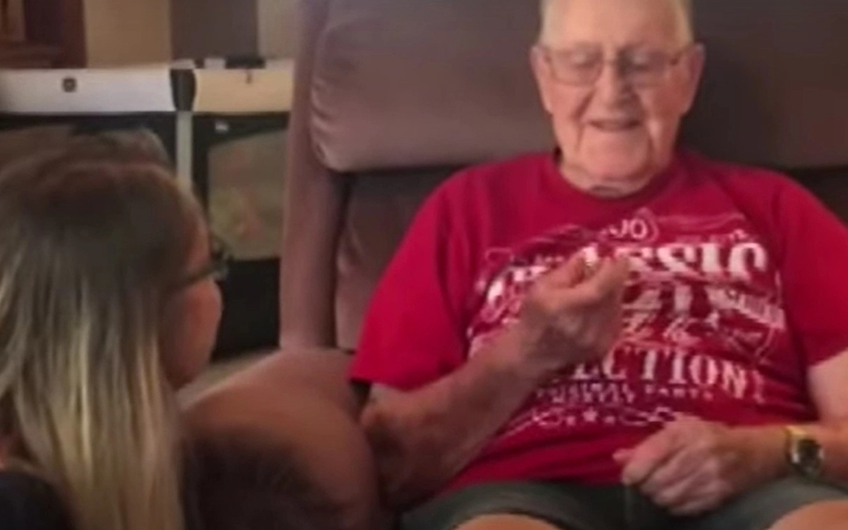 Дональд впервые увидел свое потерянное кольцо.