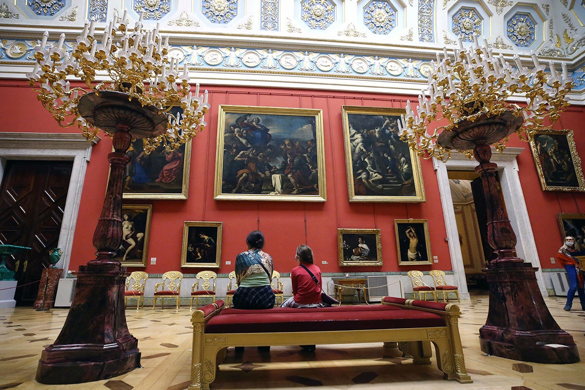 Работа Государственного Эрмитажа в Санкт-Петербурге