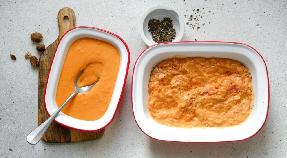 Соусы-подливки для тефтелей и ёжиков с рисом, томатный Аврора (справа) и сметанный (слева)