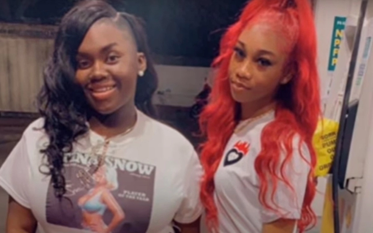 Азаррия Симмонс и Торриэлл Норвуд. Азаррия Симмонс и Торриэлл Норвуд.