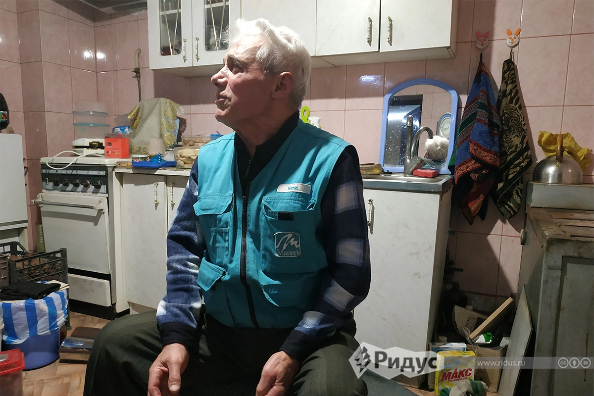 Александр Леонтьевич Черкас на своей кухне Александр Леонтьевич Черкас на своей кухне