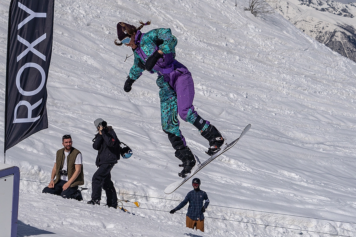 Более часа продолжалось истязание зрителей мужчин мучительным зрелищем слияния страсти и красоты