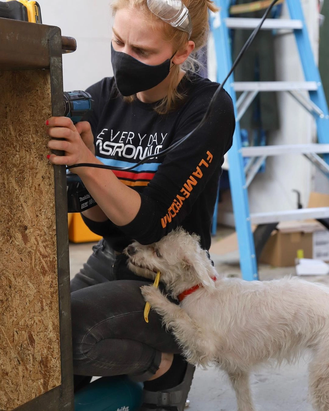 Процесс создания стула.