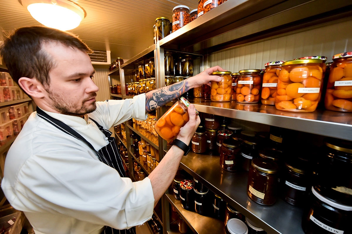 Ресторан La Degustation Boheme Bourgeoise в Праге со звездой ресторанного гида Мишлен