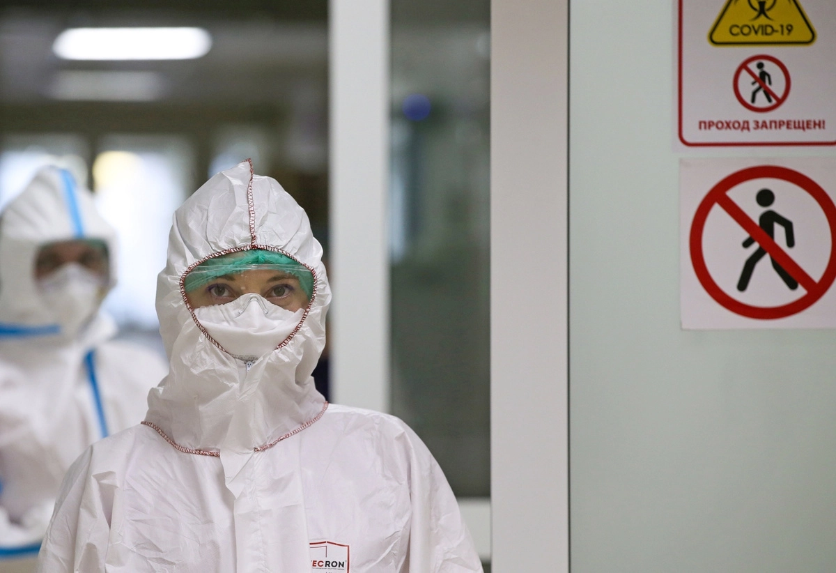  Медики, работающие с COVID-больными. 