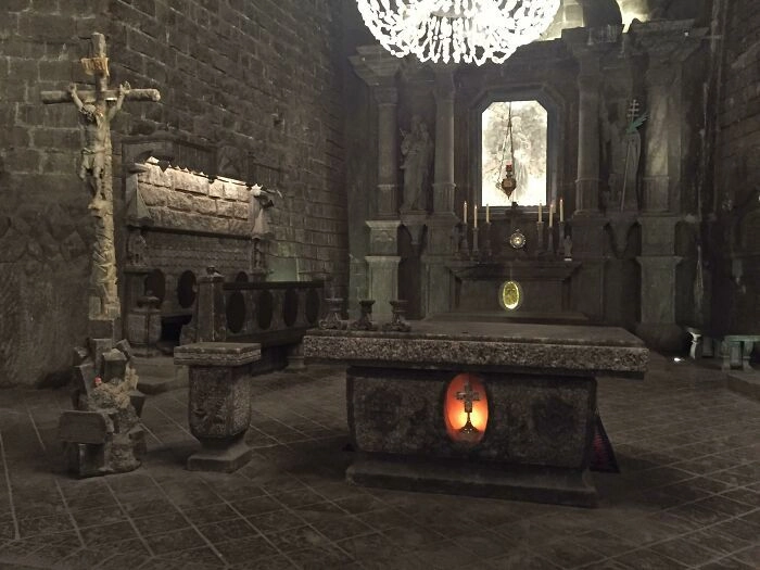 «Это не скриншот из видеоигры, а реальный алтарь из церкви, которая находится в соляной пещере в Польше» 