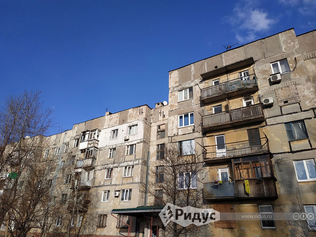 Опасная сторона дома 15 по Новороссийской