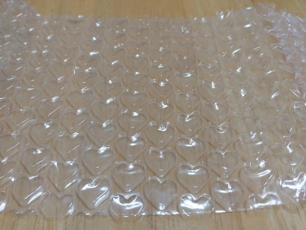 "Продавец упаковал мой заказ на AliExpress пузырчатой пленкой в форме сердца"