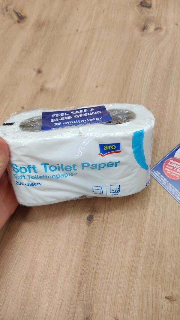 "Я только что заказал еду в офис, а с ней доставили туалетную бумагу"