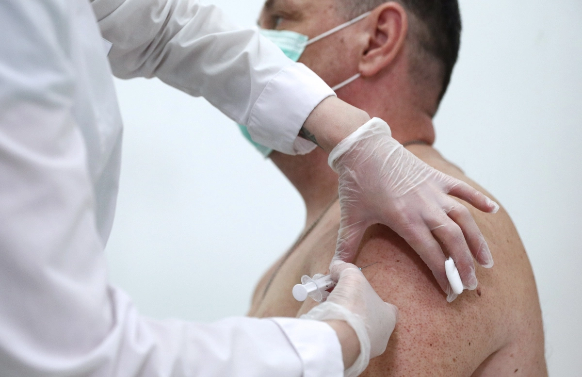 Вакцинация "Гам-КОВИД-Вак" (Спутник V) в Москве. &copy; Михаил Терещенко/ТАСС