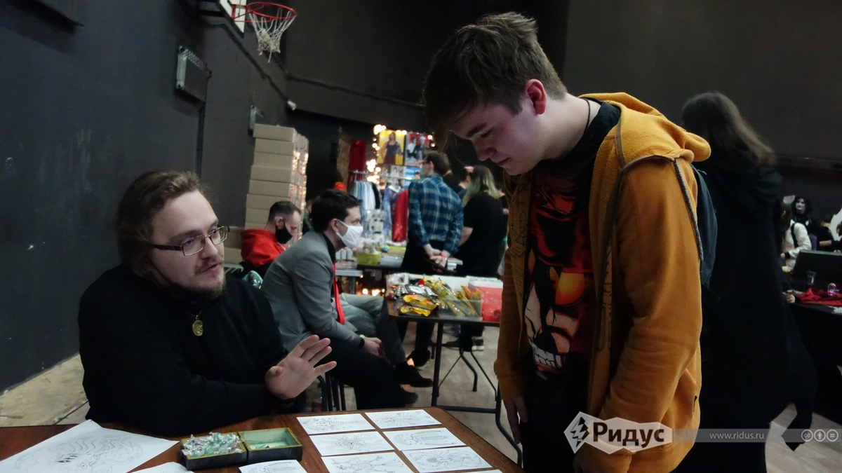 Желающих проверить себя было очень много. Желающих проверить себя было очень много.