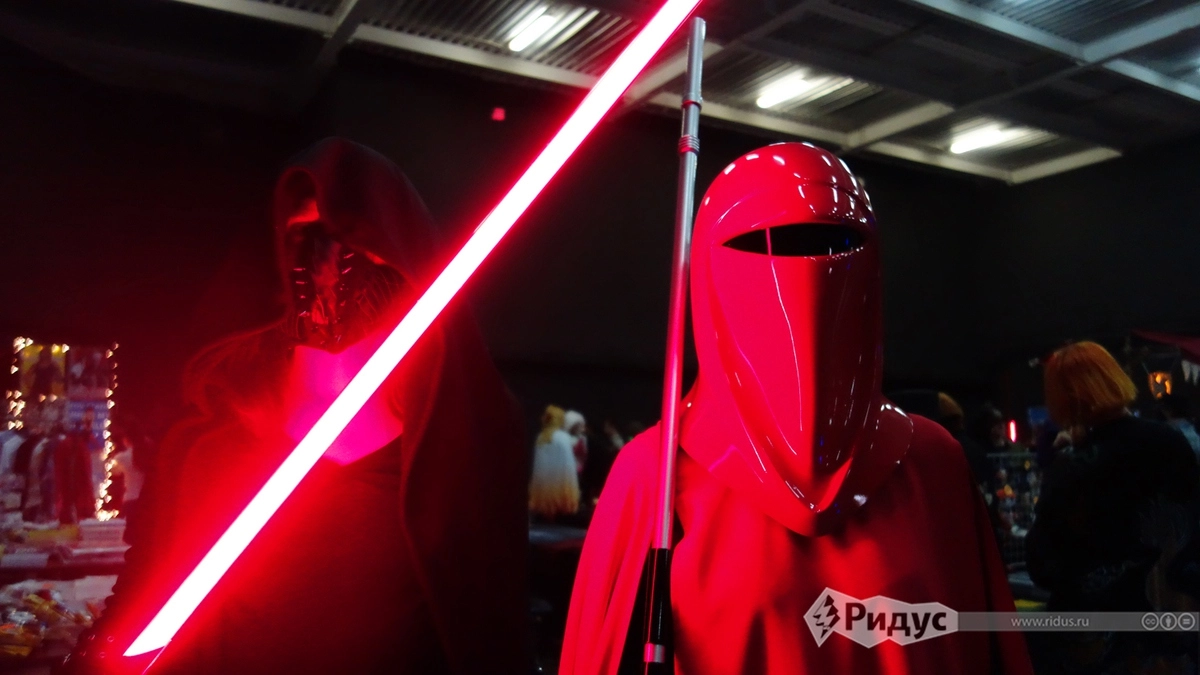 Какой же фестиваль без звезд тёмной стороны Силы? Какой же фестиваль без звезд тёмной стороны Силы?