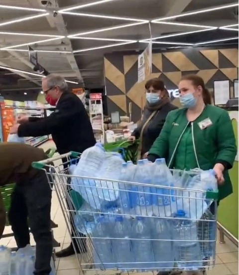 Ажиотаж на покупку воды