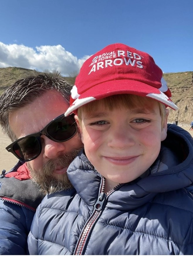 Эндрю очнень гордится Джейкобом Эндрю очнень гордится Джейкобом