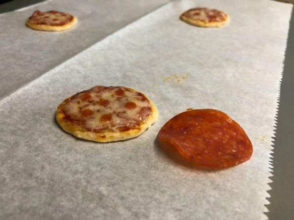 “Я сделал крошечные пиццы размером с пепперони” 