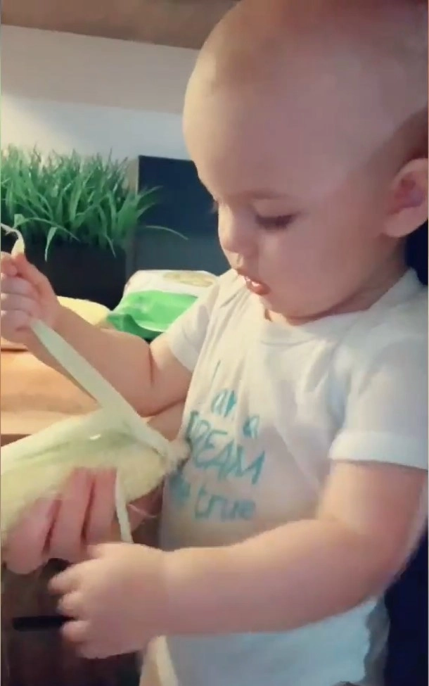 Лаура научила сына готвоить, когда ему было всего 14 месяцев