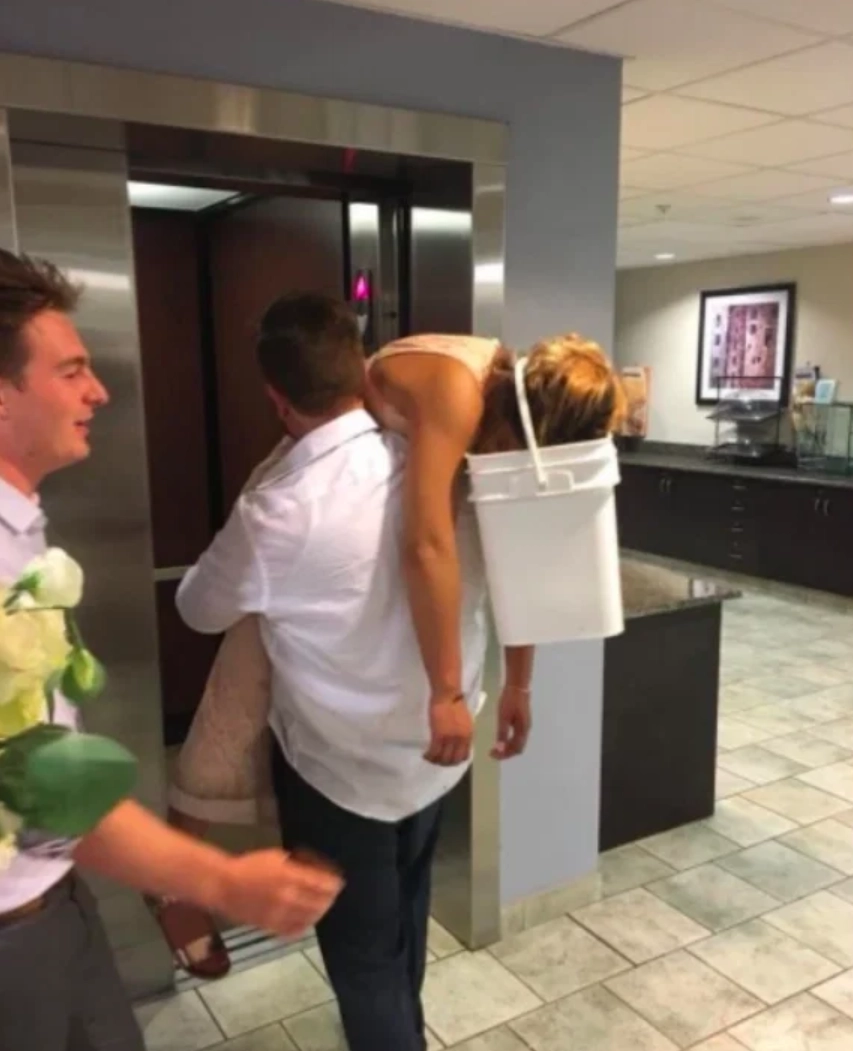 Надеемся, жених был готов к такому развитию событий 