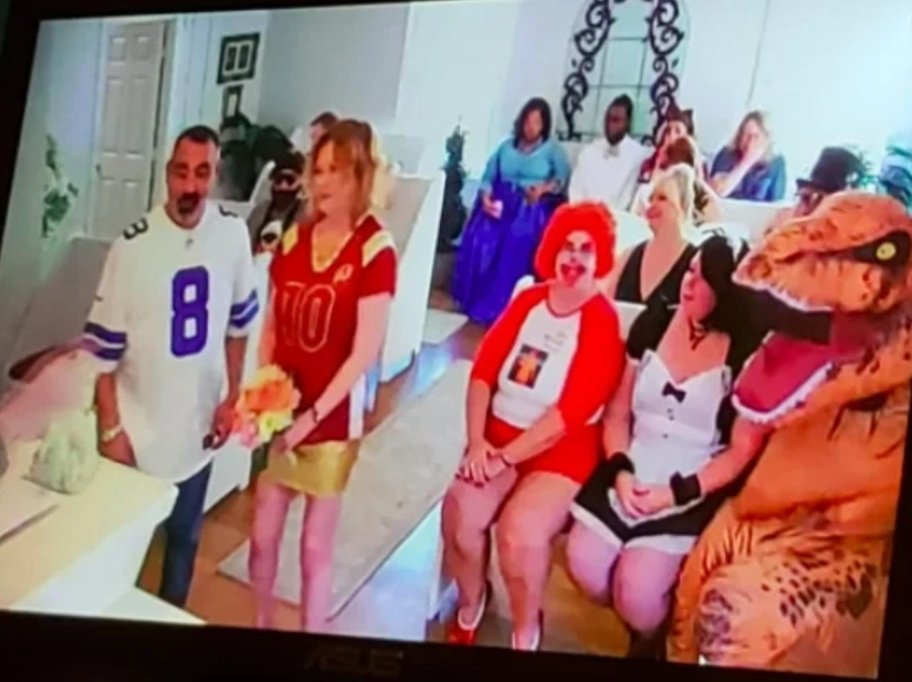 “Трансляция со свадьбы моего дяди, которая прошла в Лас-Вегасе” 