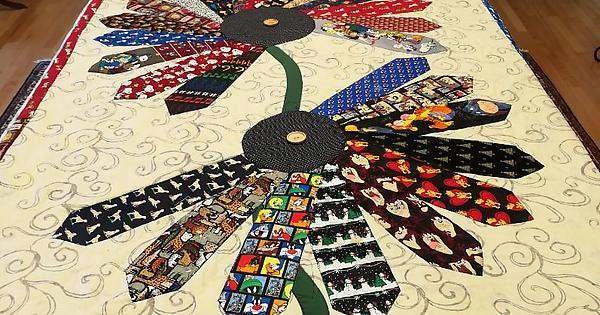 “Отец мужа скончался в начале года, он работал ветеринаром и всегда носил забавные галстуки. Сегодня моя свекровь подарила нам это одеяло” 