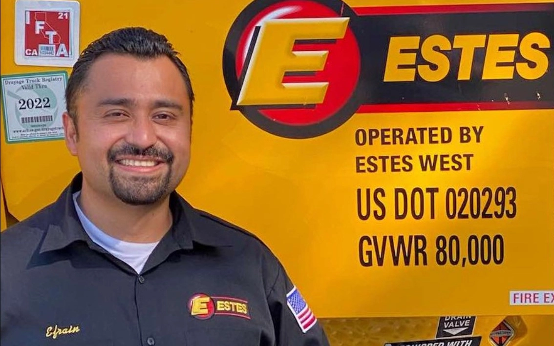 Эфраин Зепеда рискнул собственной жизнью ради спасения рабочего коммунальной службы