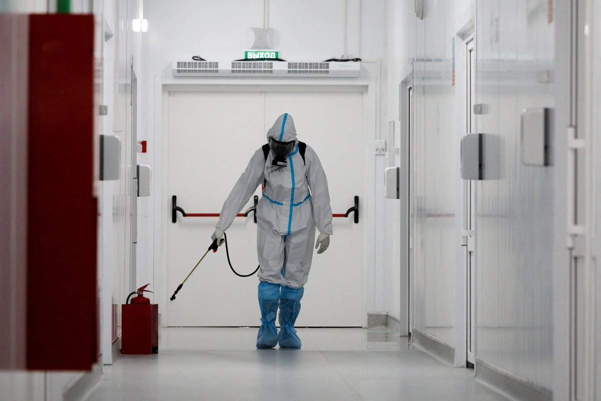 Обработка антисептиком в больнице Обработка антисептиком в больнице