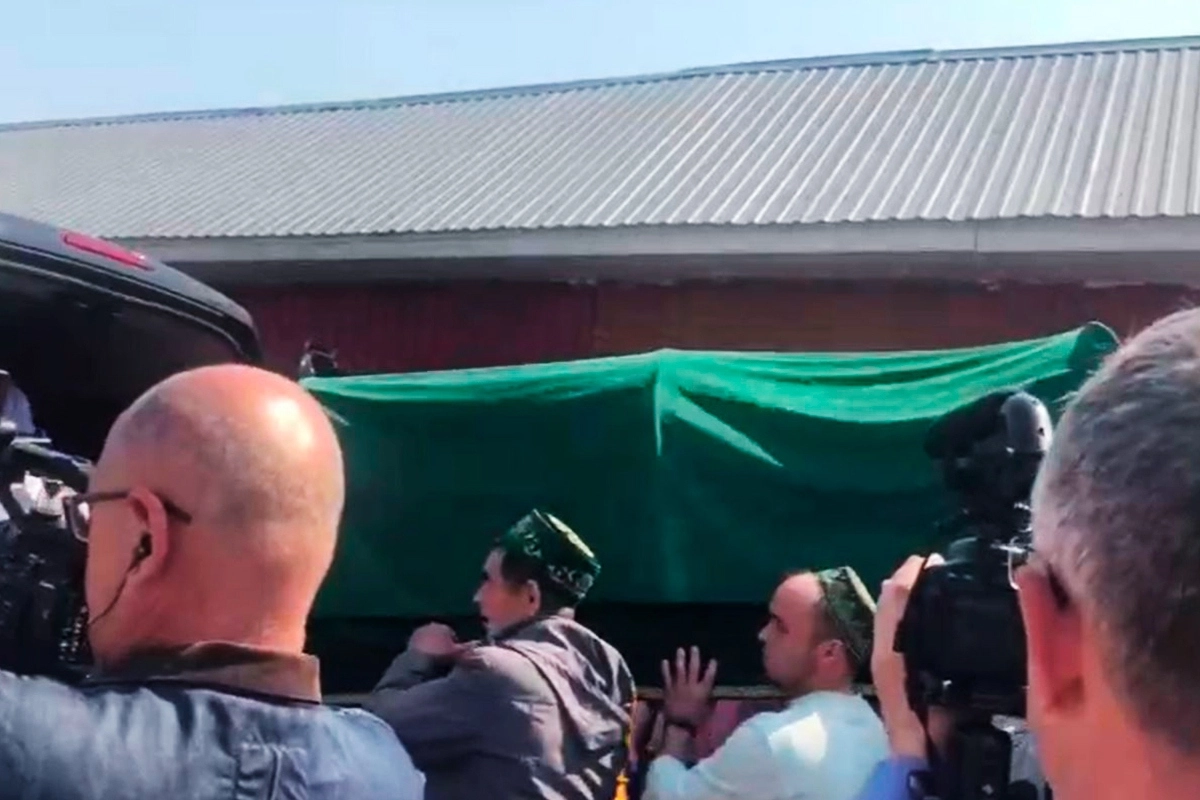 В Казани хоронят брата и сестру Ильзию Нагимуллину и Амира Шайхутдинова.