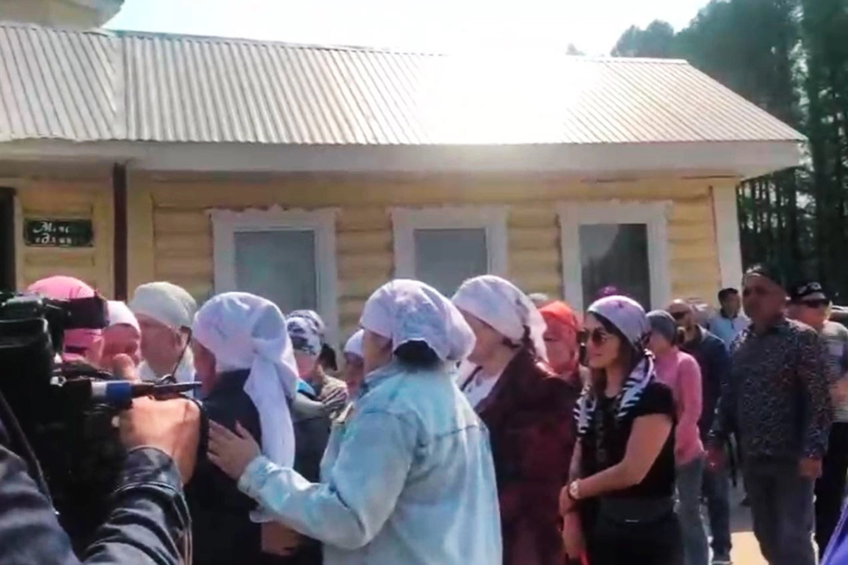 В Казани хоронят брата и сестру Ильзию Нагимуллину и Амира Шайхутдинова.