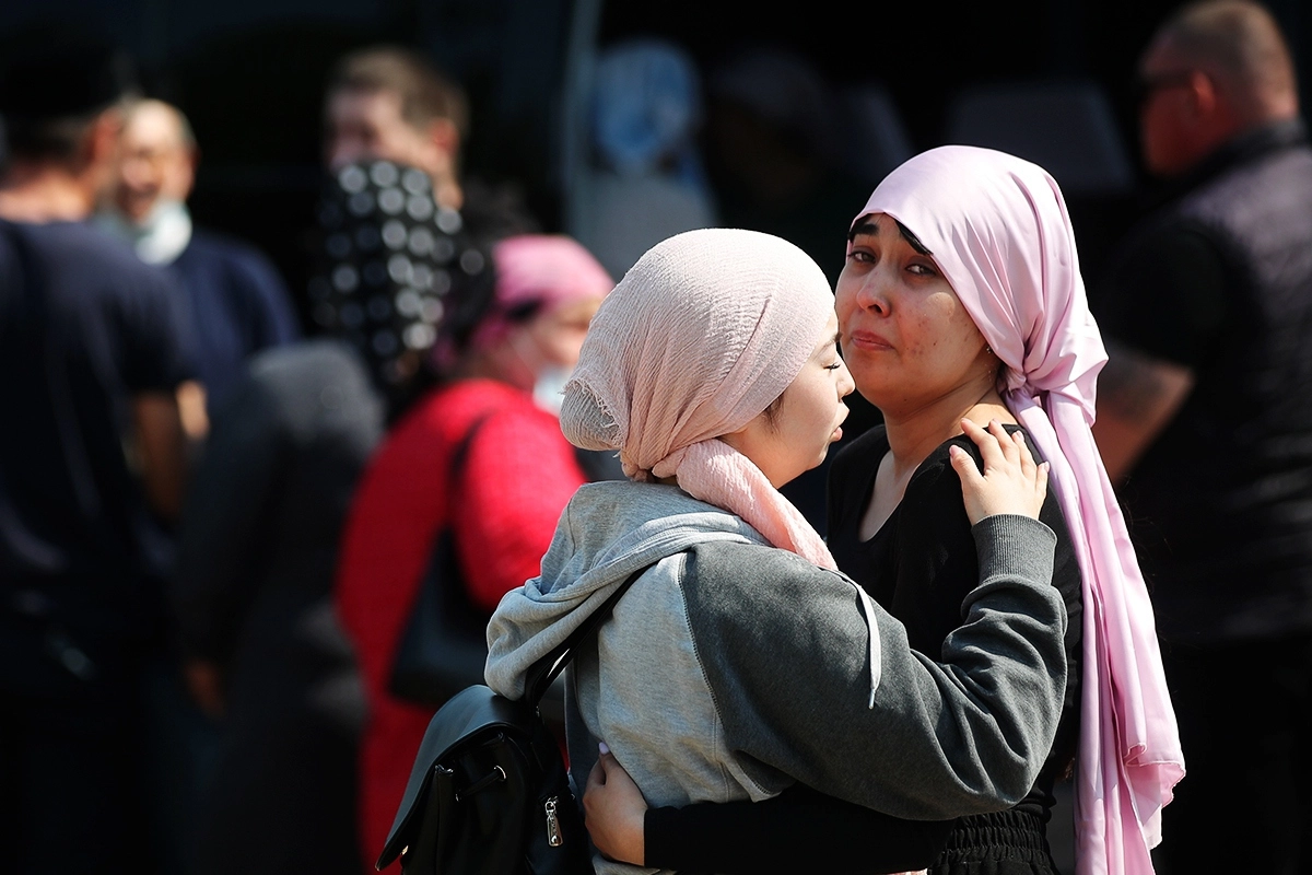 Похороны погибших во время стрельбы в школе в Казани