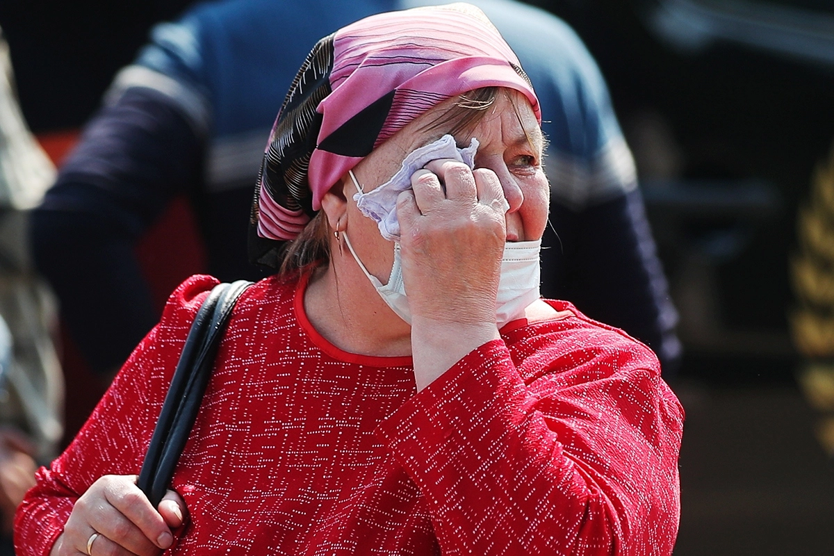 Похороны погибших во время стрельбы в школе в Казани