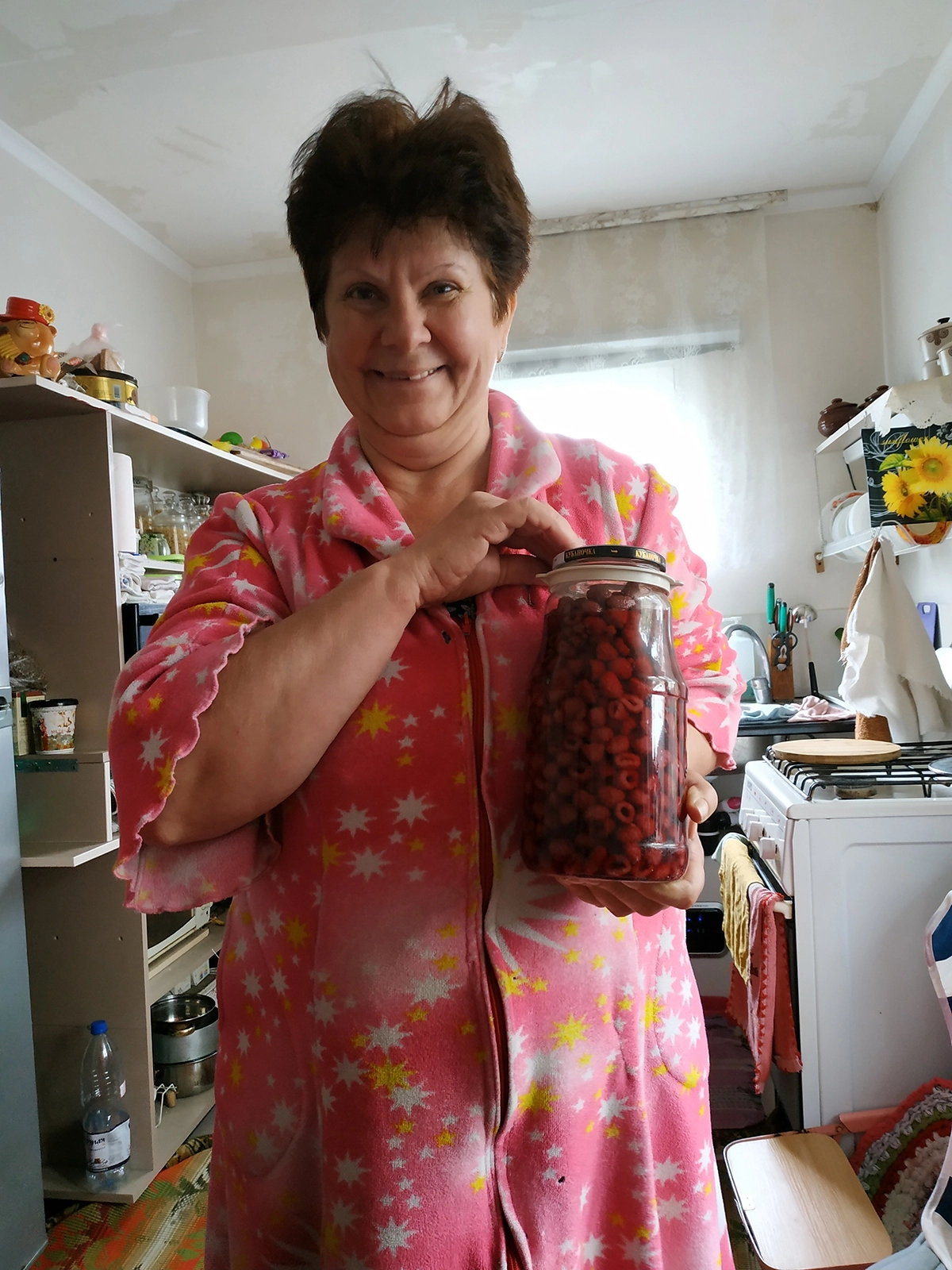 Лариса Владимировна и малиновая настойка Лариса Владимировна и малиновая настойка