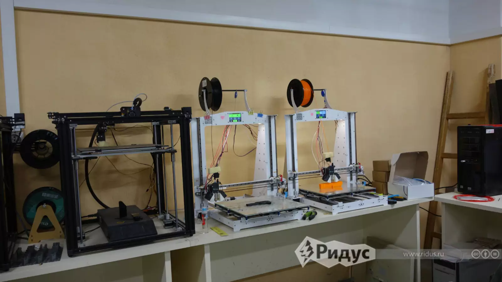 Принтеры за работой. Принтеры за работой.