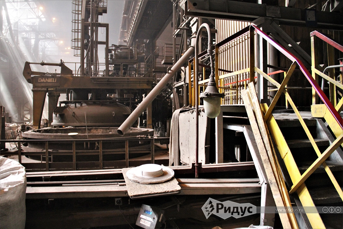 Участок КВОС – вакууматор камерного типа для дегазации стали и вакуумного обезуглероживания.