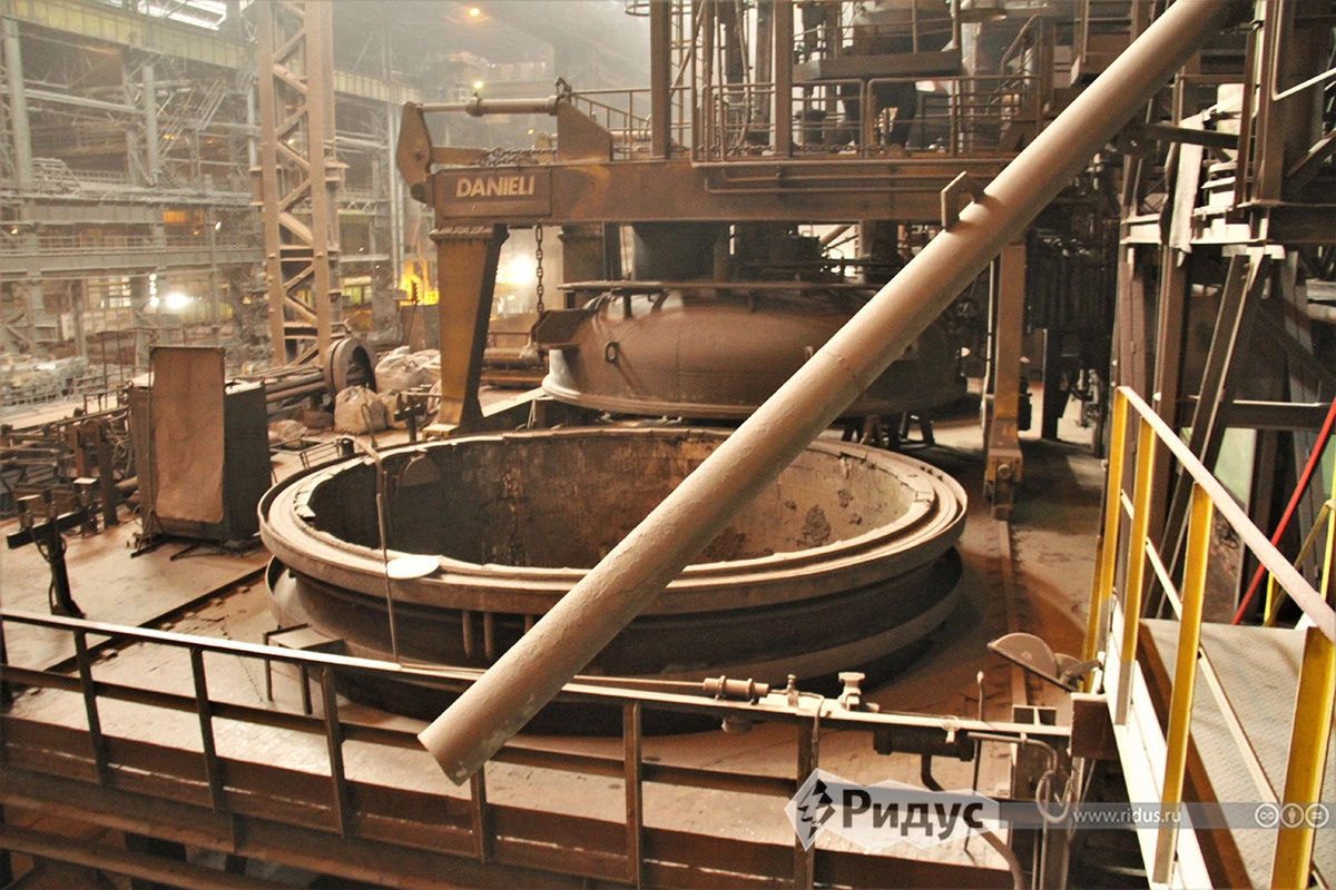 Участок КВОС – вакууматор камерного типа для дегазации стали и вакуумного обезуглероживания.