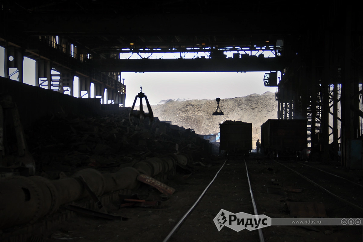 Подготовка лома в копровом цехе.